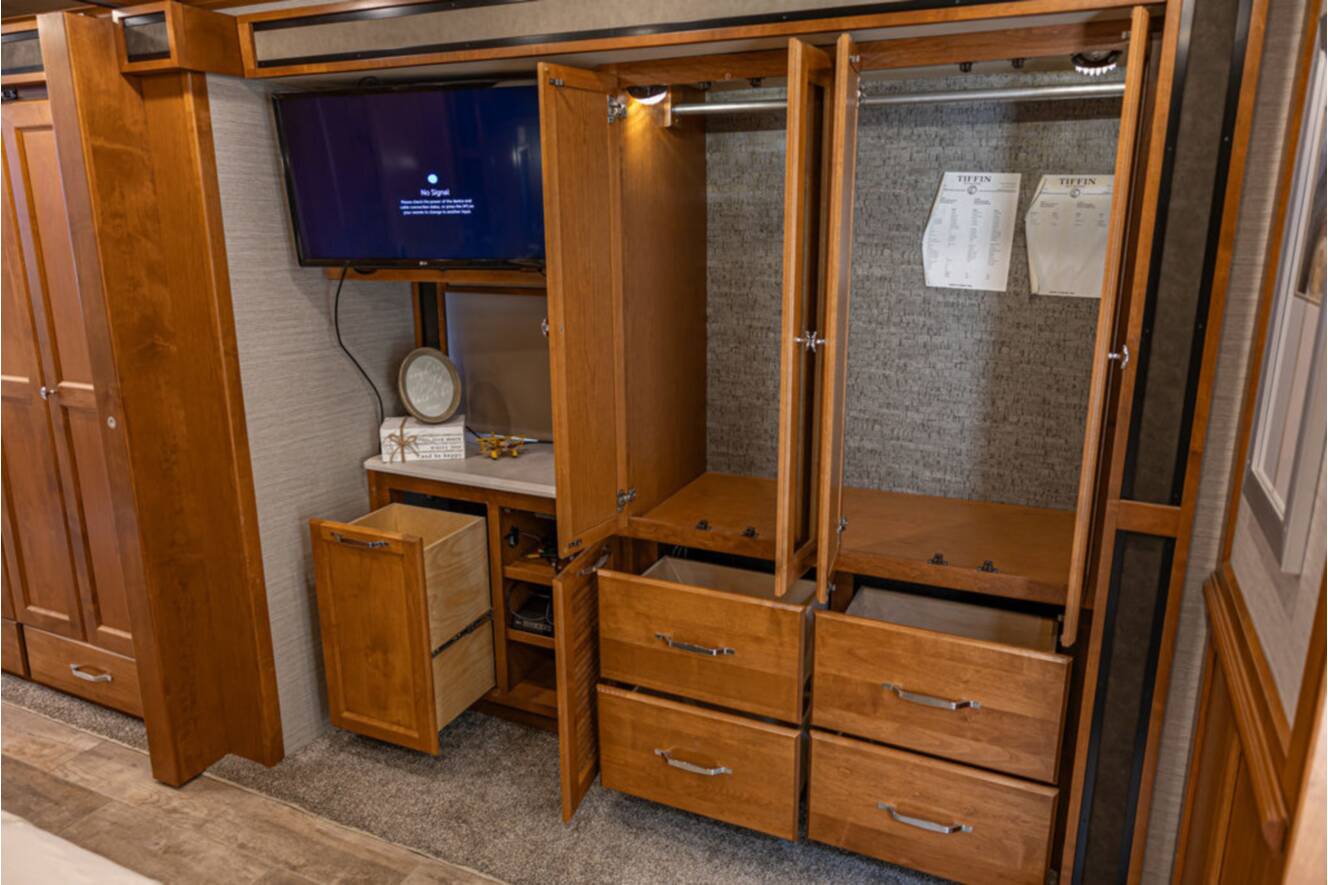 A photo of this 2020 Tiffin Motorhomes Allegro Red 38KA