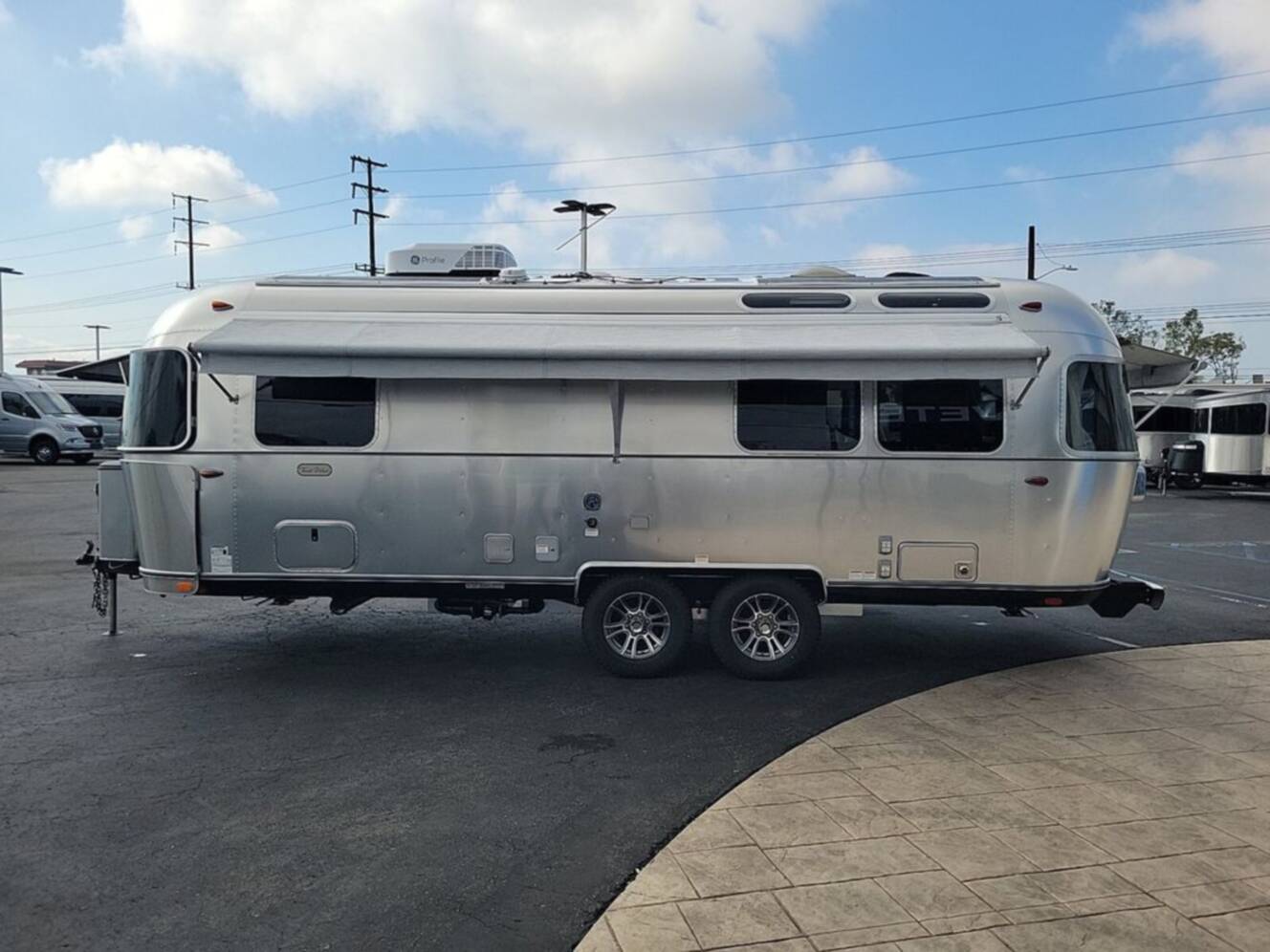 A photo of this 2026 Airstream Trade Wind ® 25FB Twin