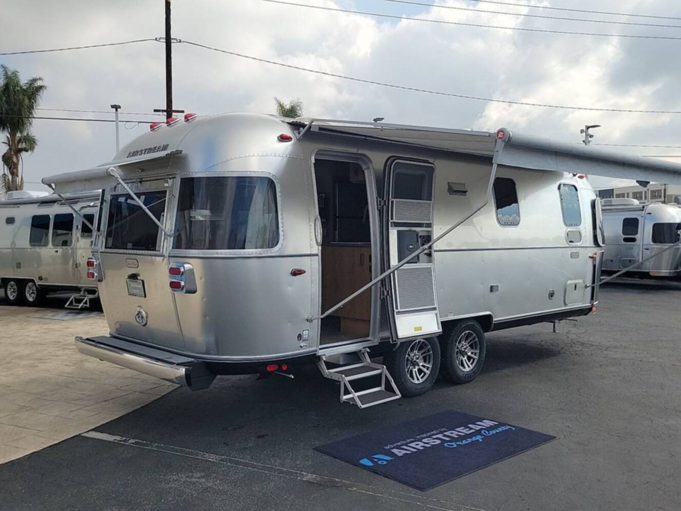 A photo of this 2026 Airstream Trade Wind ® 25FB Twin