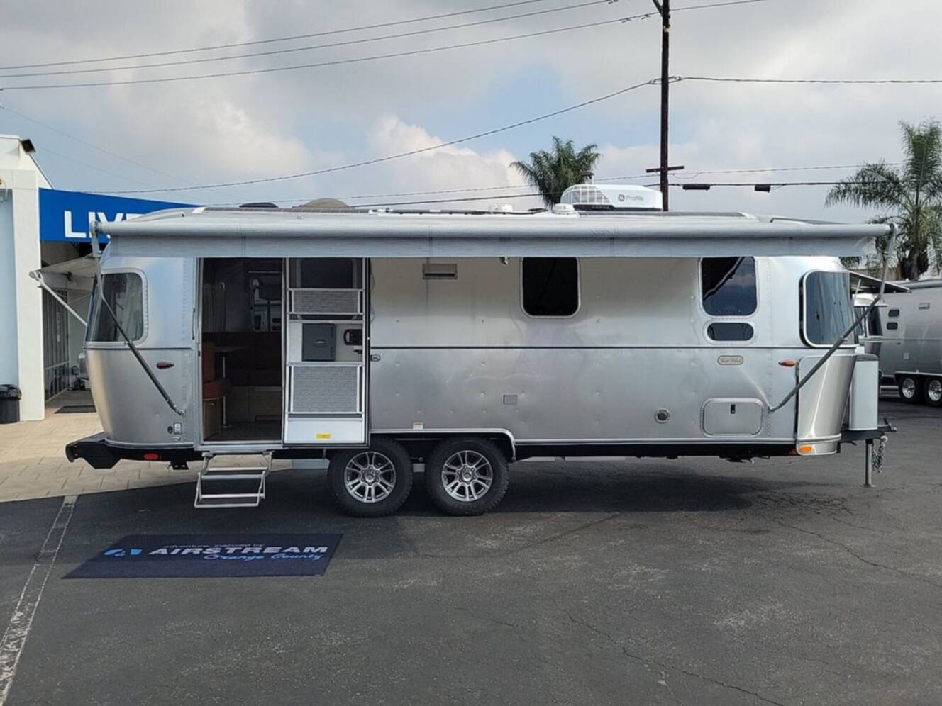 A photo of this 2026 Airstream Trade Wind ® 25FB Twin