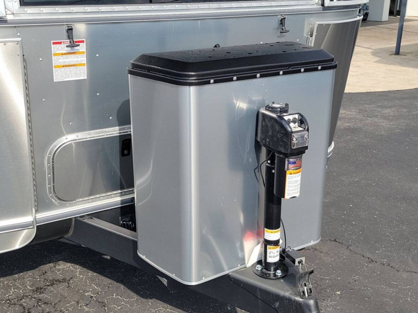 A photo of this 2026 Airstream Trade Wind ® 25FB Twin