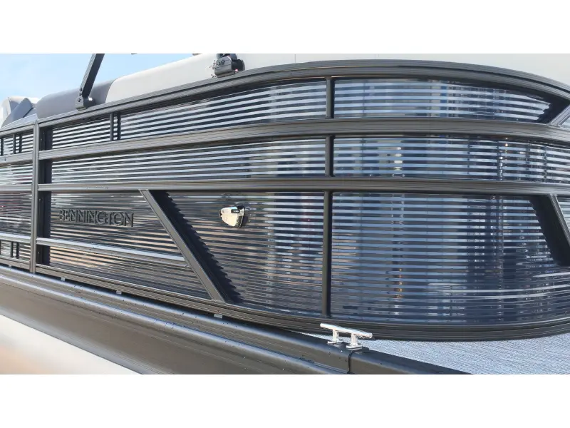 2027 Bennington 22 S1 SWINGBACK