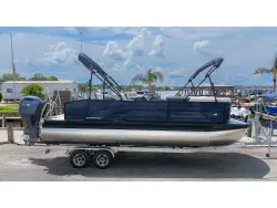 2027 Bennington 22 S1 SWINGBACK