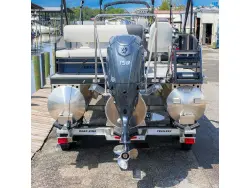 2027 Bennington 22 S1 SWINGBACK