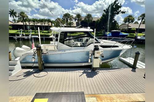 2021 Boston Whaler 325 CONQUEST 405 in sarasota FL