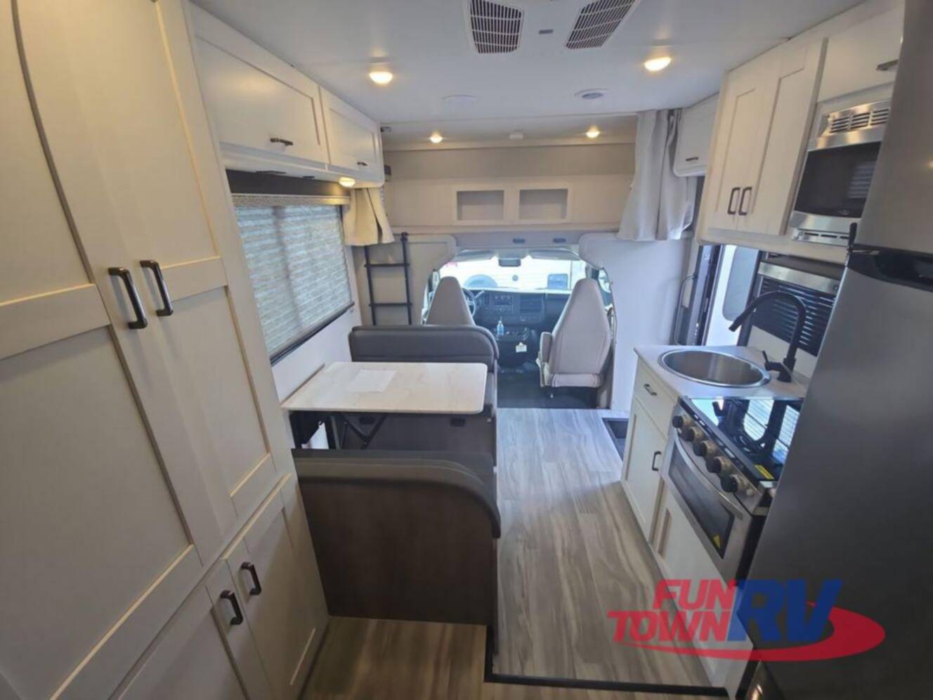 A photo of this 2025 Gulf Stream Rv Yellowstone Y6237LE
