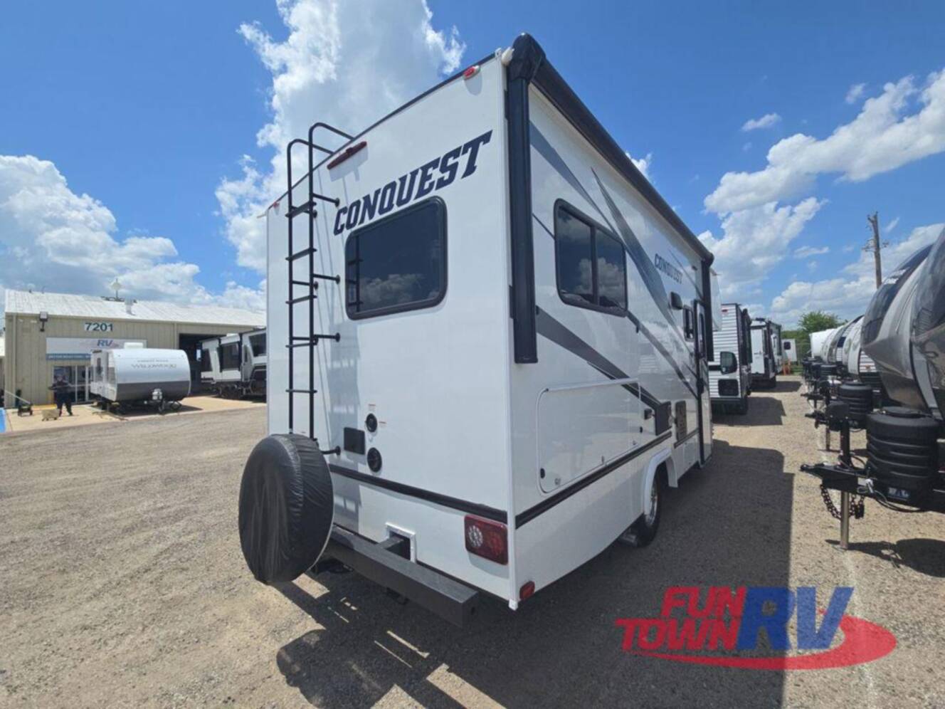 A photo of this 2025 Gulf Stream Rv Yellowstone Y6237LE