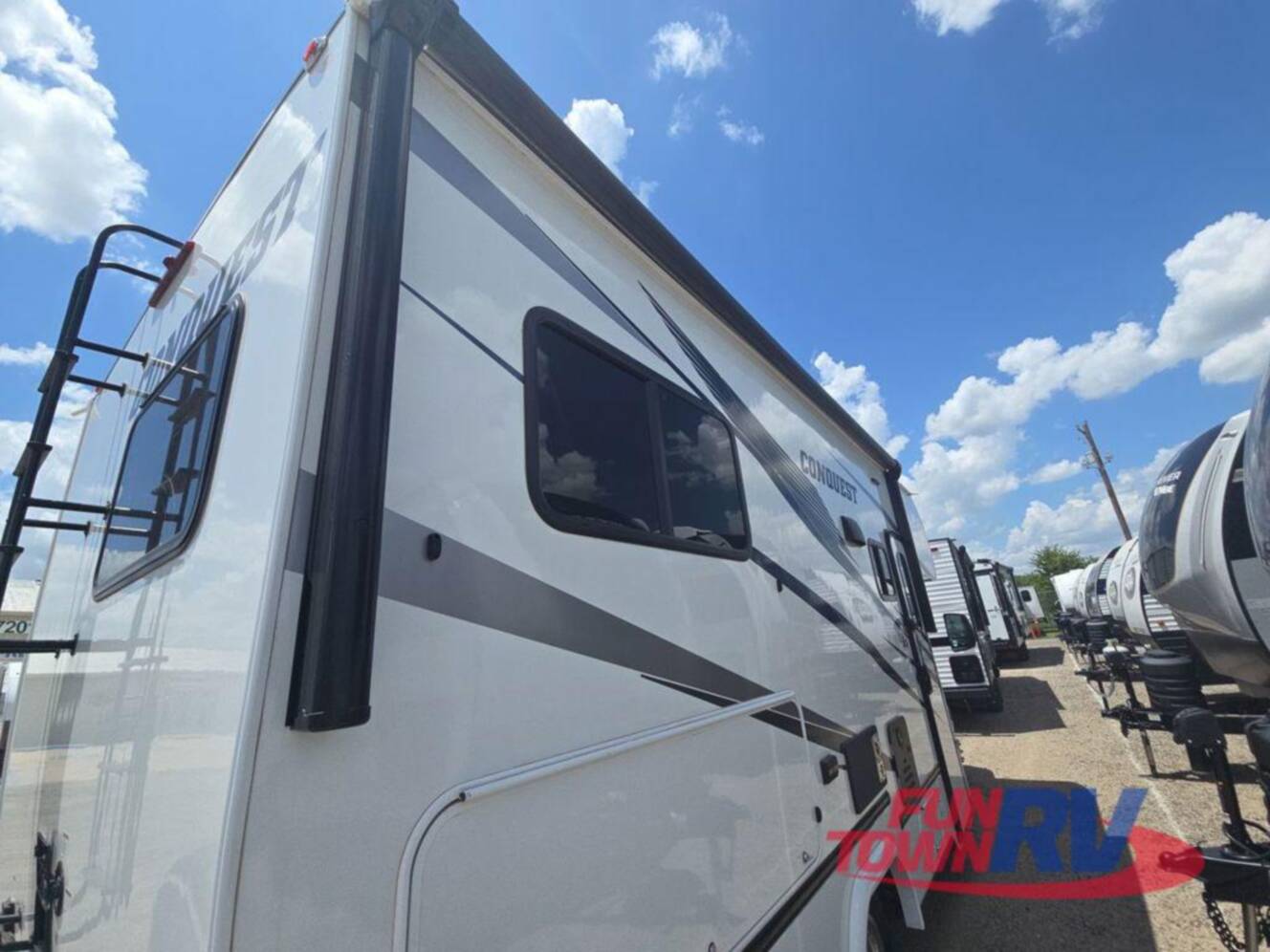 A photo of this 2025 Gulf Stream Rv Yellowstone Y6237LE