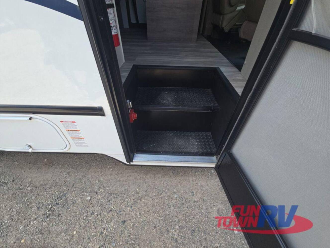 A photo of this 2025 Gulf Stream Rv Yellowstone Y6237LE