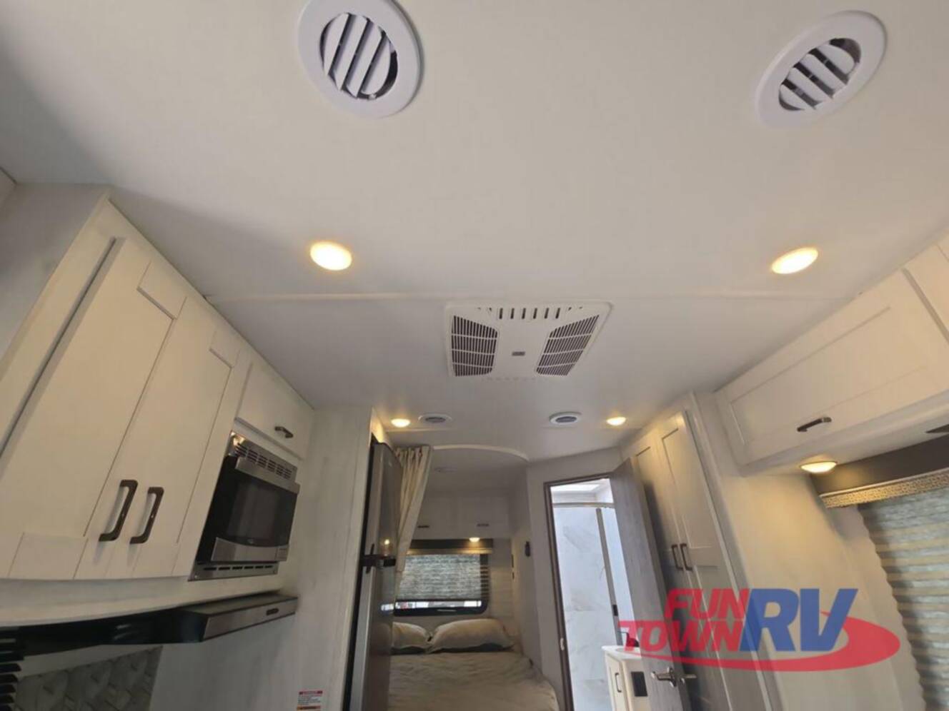 A photo of this 2025 Gulf Stream Rv Yellowstone Y6237LE