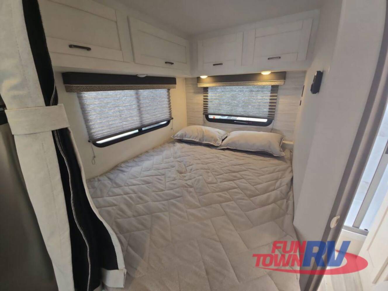 A photo of this 2025 Gulf Stream Rv Yellowstone Y6237LE