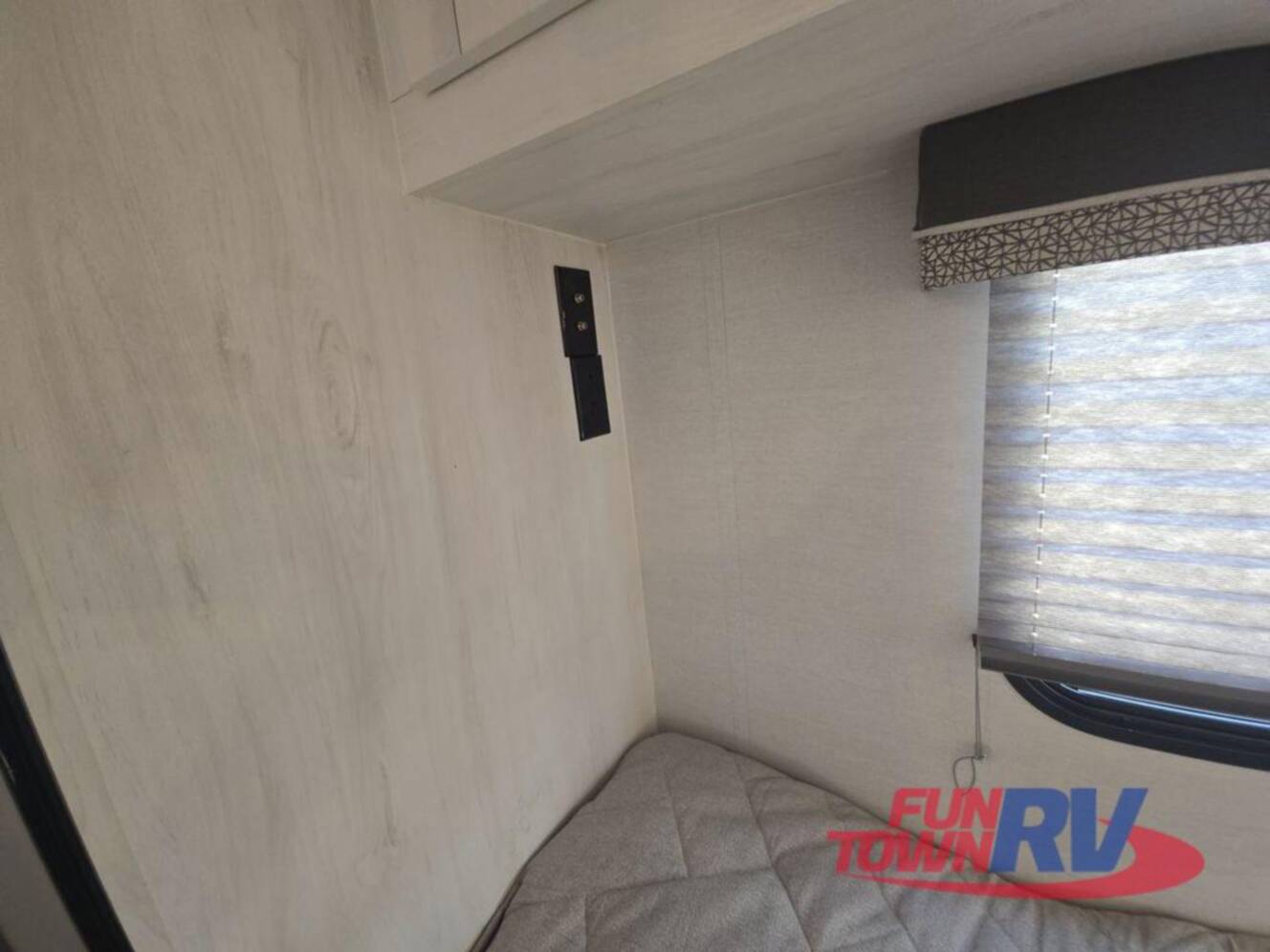 A photo of this 2025 Gulf Stream Rv Yellowstone Y6237LE