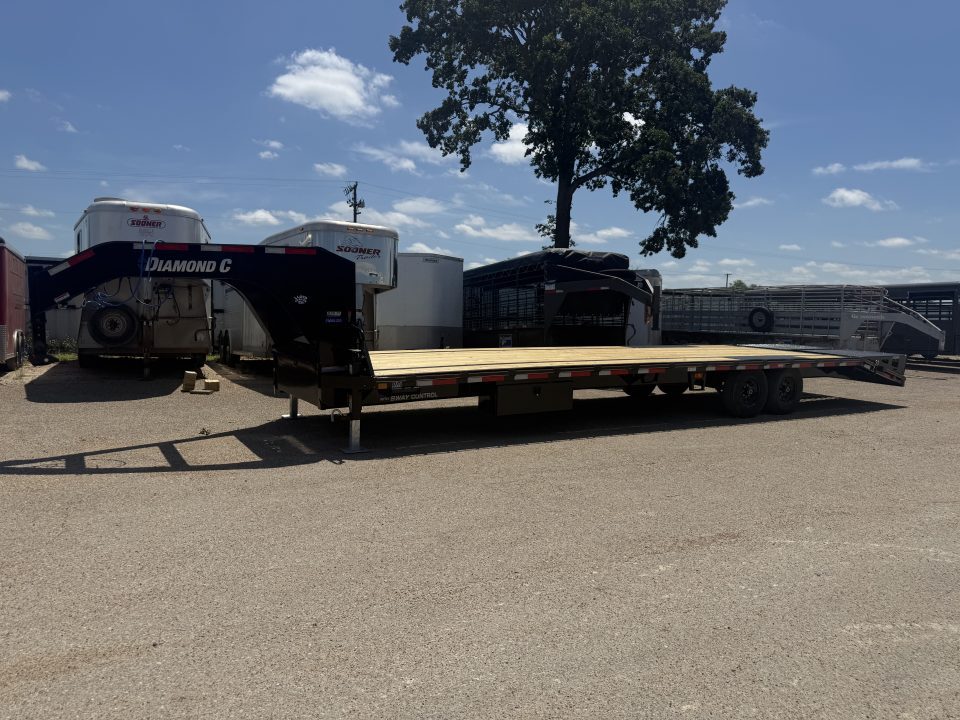 2026 Diamond C Trailers FMAX207 102X32 MR in Waco, TX