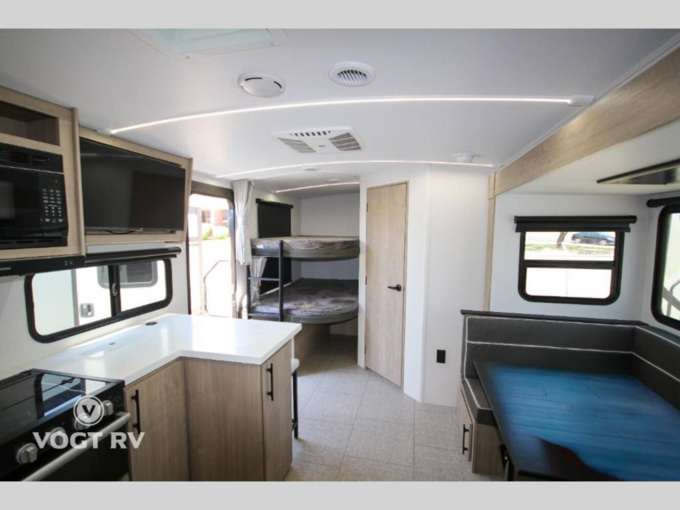 A photo of this 2025 Grand Design Imagine 2470BH