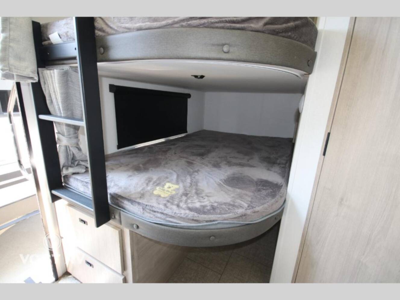 A photo of this 2025 Grand Design Imagine 2470BH