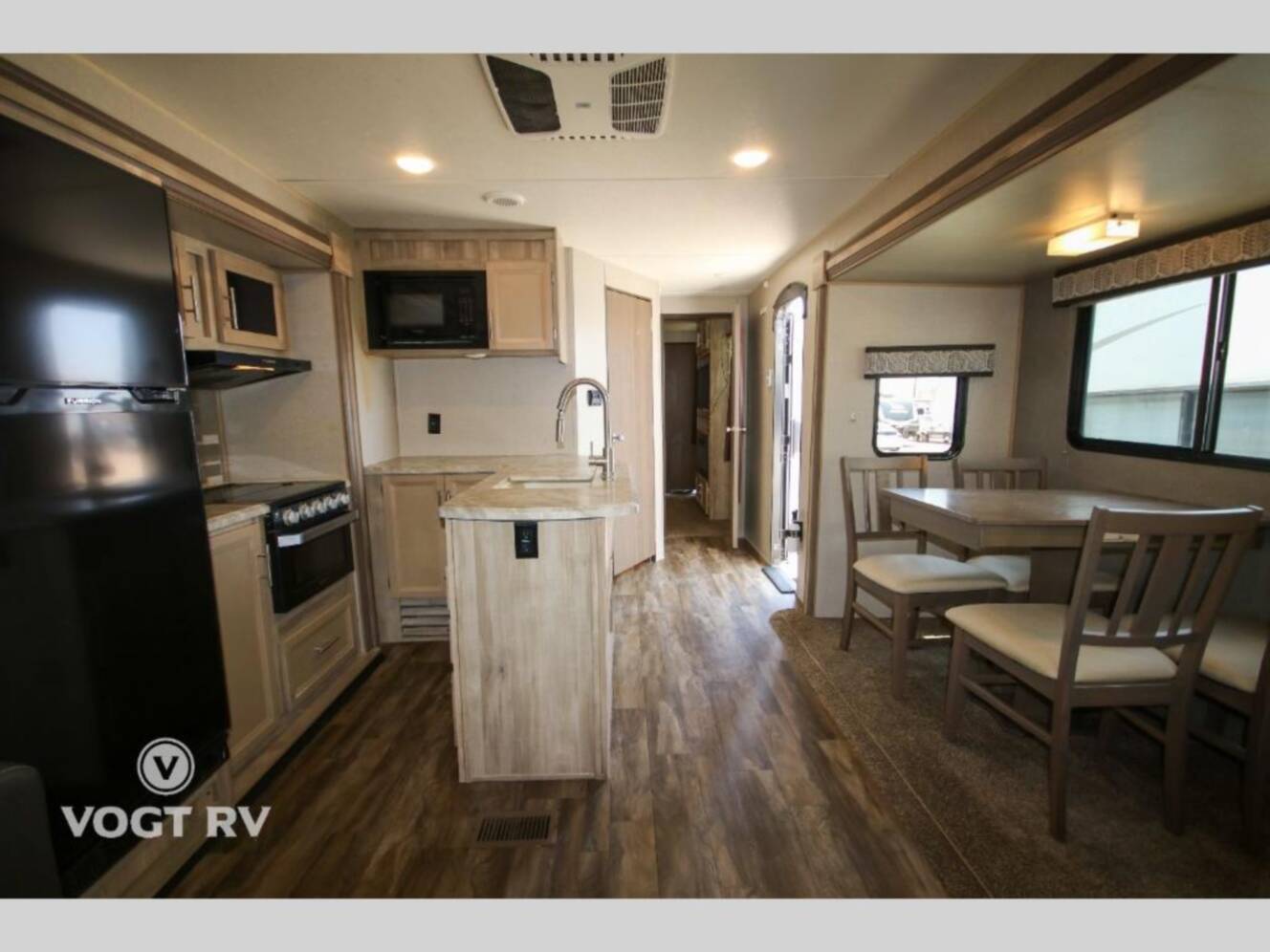 A photo of this 2021 Coachmen Rv Catalina 333RETS
