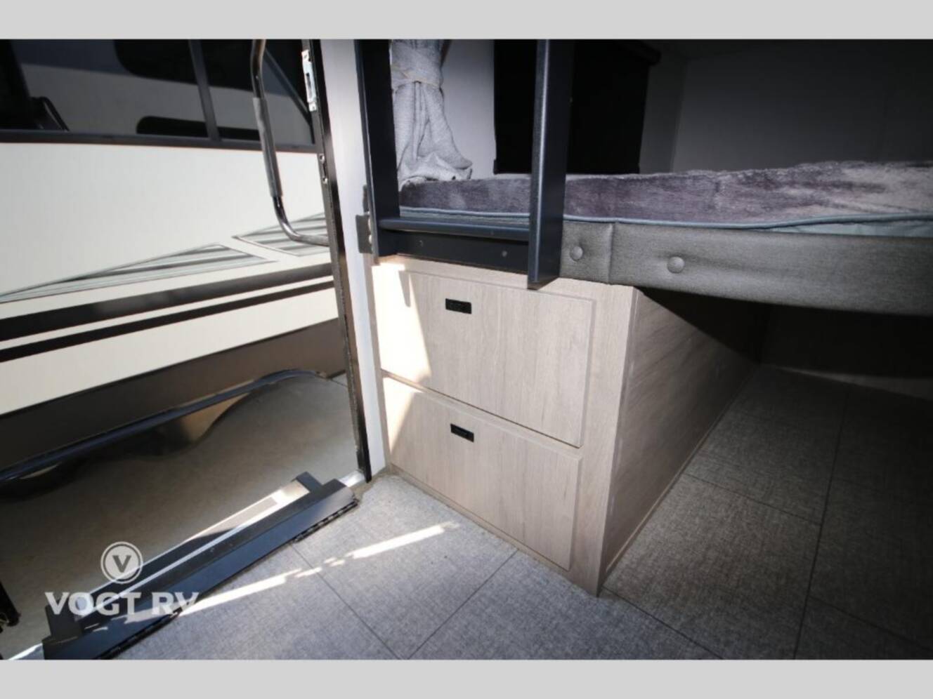 A photo of this 2025 Grand Design Imagine 2470BH