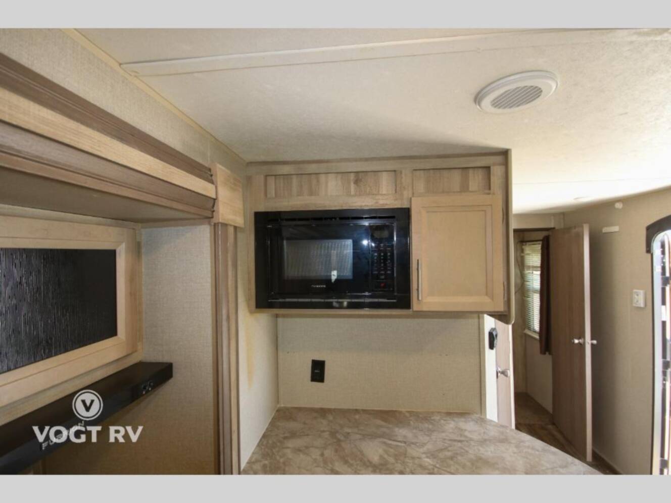 A photo of this 2021 Coachmen Rv Catalina 333RETS