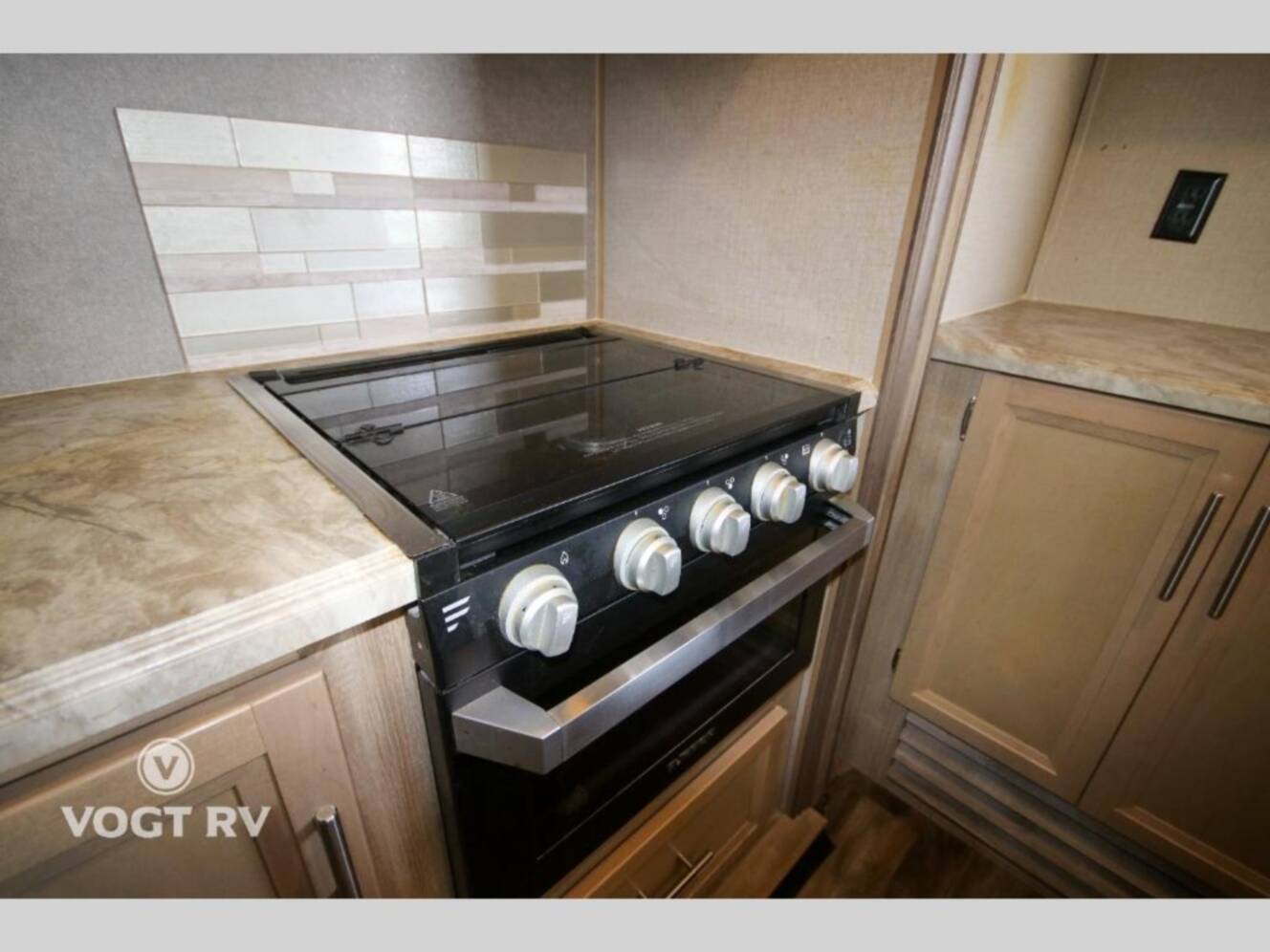 A photo of this 2021 Coachmen Rv Catalina 333RETS