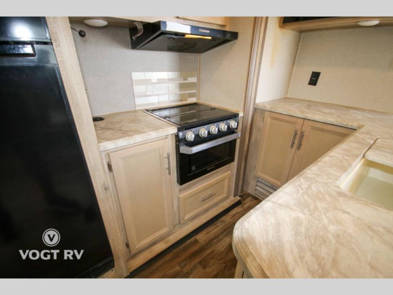 A photo of this 2021 Coachmen Rv Catalina 333RETS