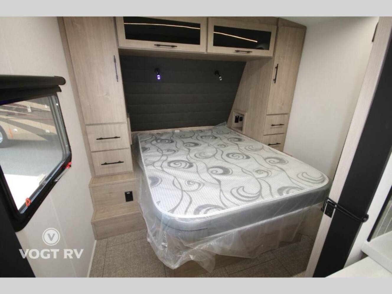 A photo of this 2025 Grand Design Imagine 2470BH