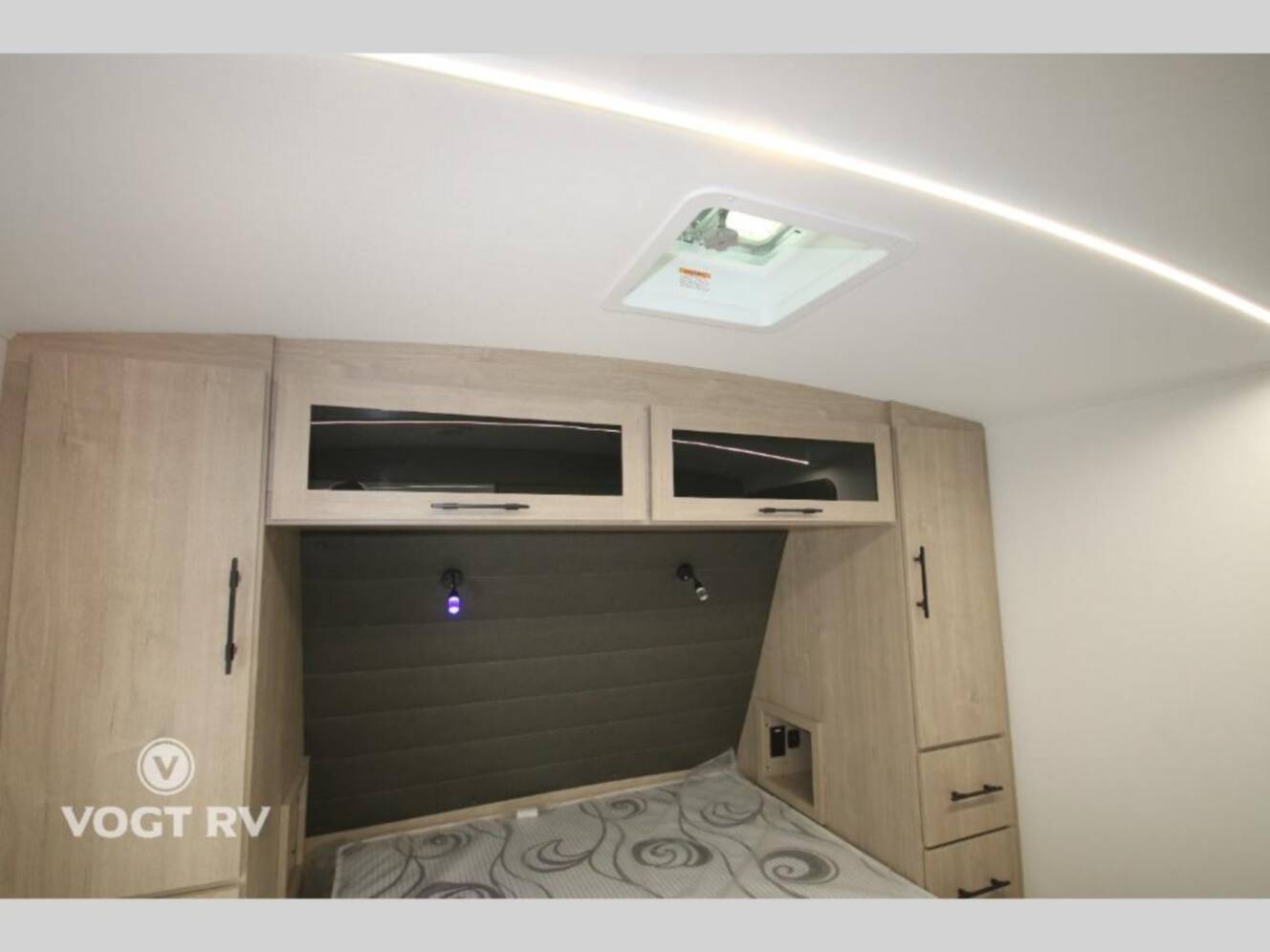A photo of this 2025 Grand Design Imagine 2470BH