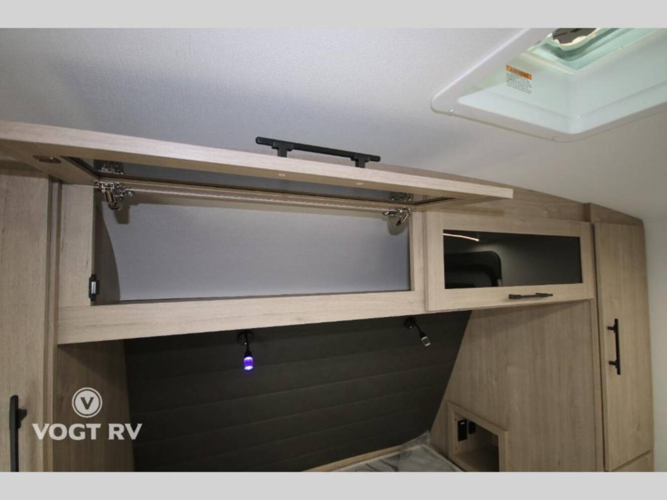 A photo of this 2025 Grand Design Imagine 2470BH