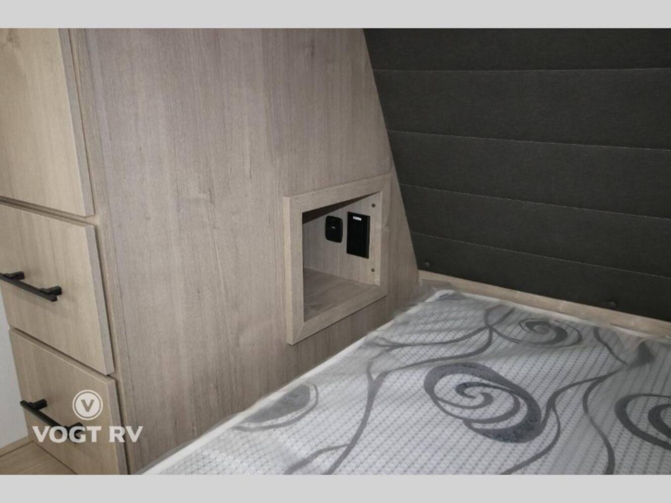 A photo of this 2025 Grand Design Imagine 2470BH