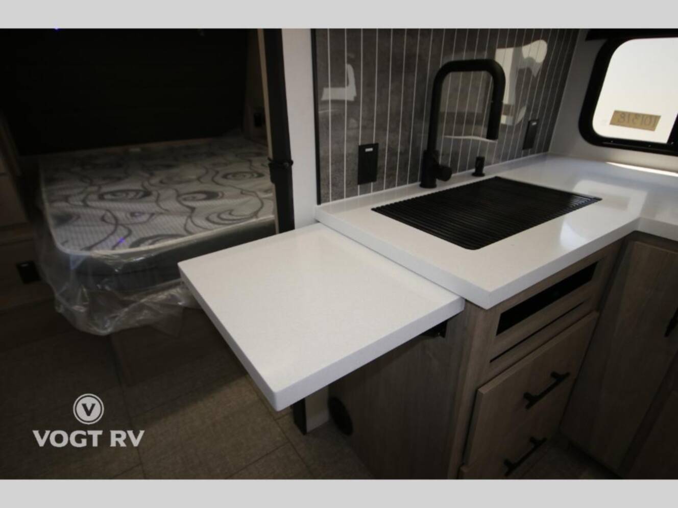 A photo of this 2025 Grand Design Imagine 2470BH
