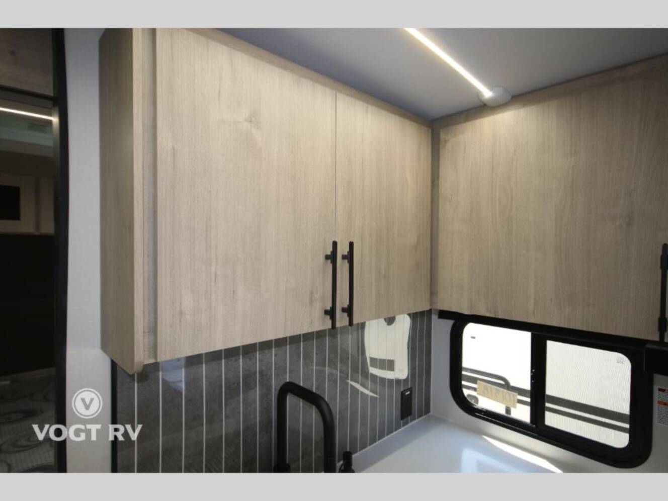 A photo of this 2025 Grand Design Imagine 2470BH