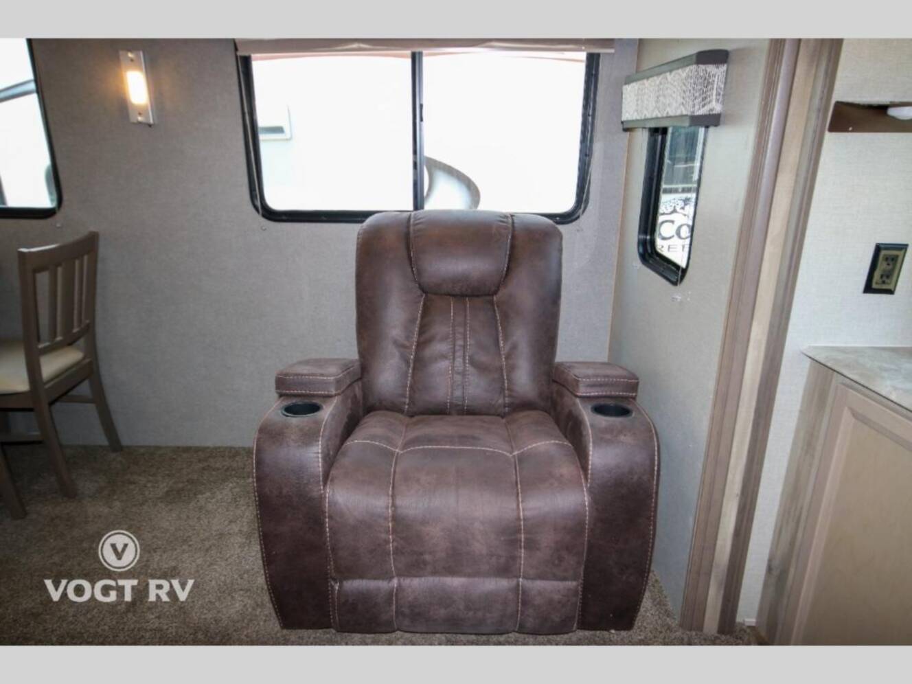 A photo of this 2021 Coachmen Rv Catalina 333RETS