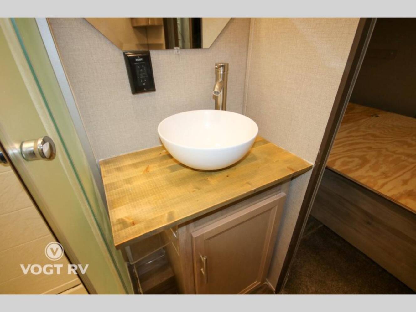A photo of this 2021 Coachmen Rv Catalina 333RETS