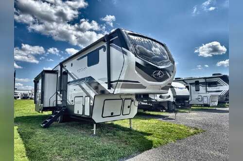 2024 Keystone Rv Montana High Country 311RD in wind gap PA