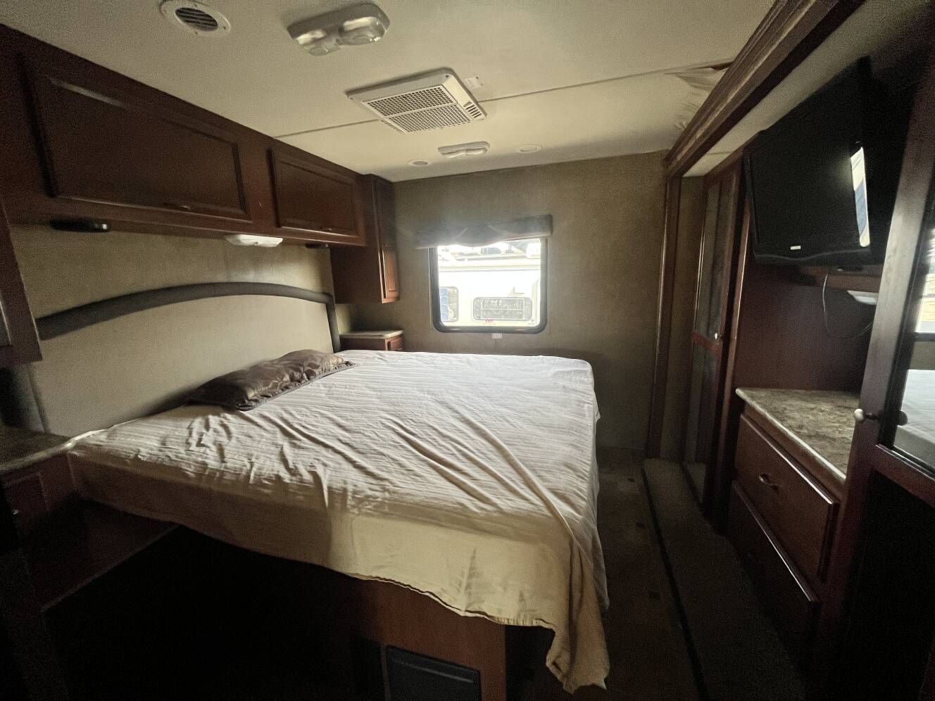 A photo of this 2014 Thor Motor Coach Hurricane 34J