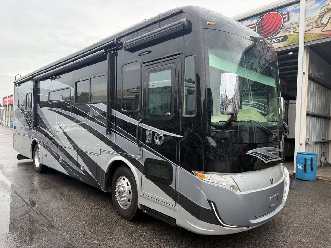 2020 Tiffin Allegro Red 33AA in seffner FL