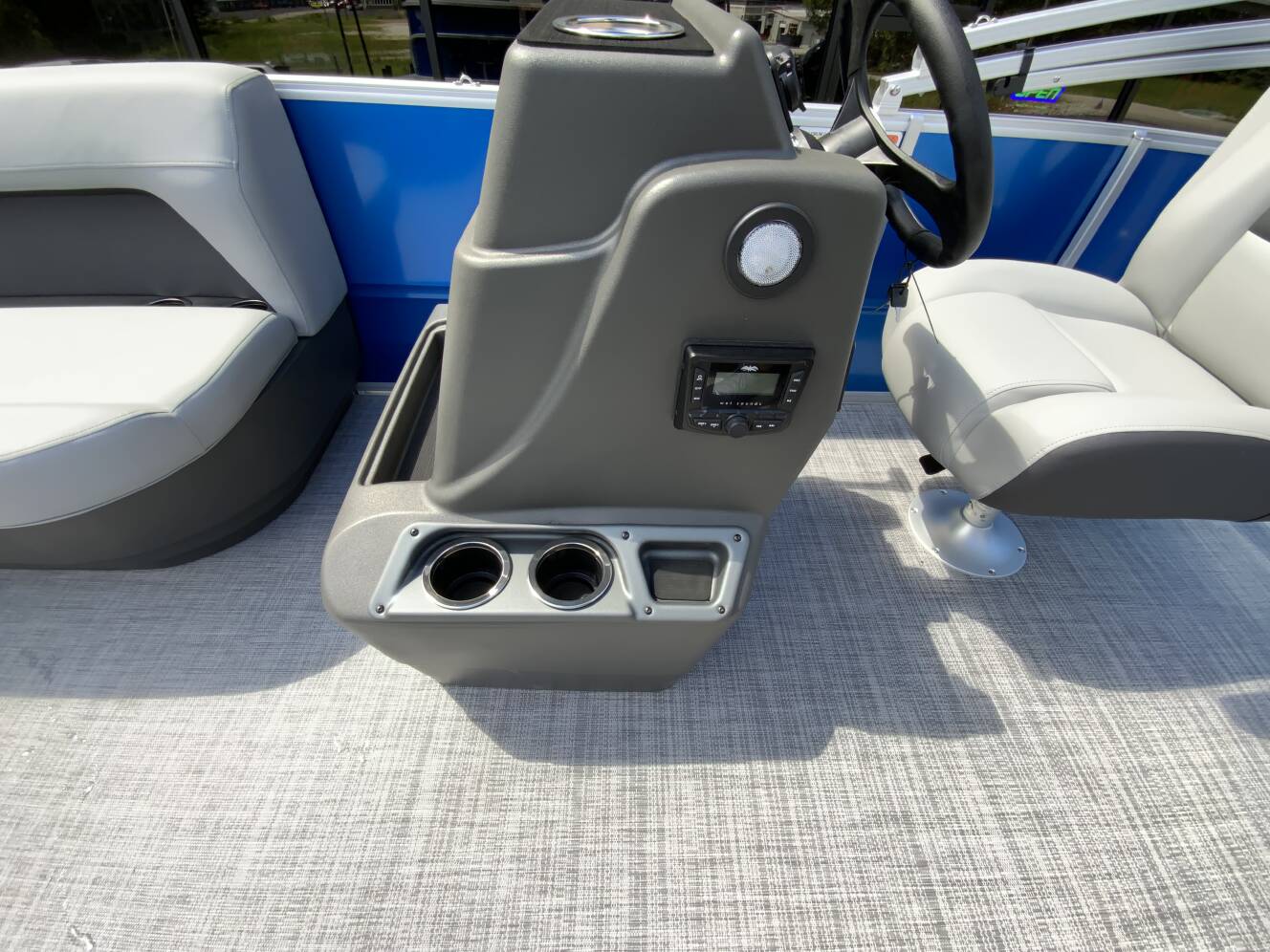 A photo of this 2027 Sun Tracker Party Barge® 16 DLX