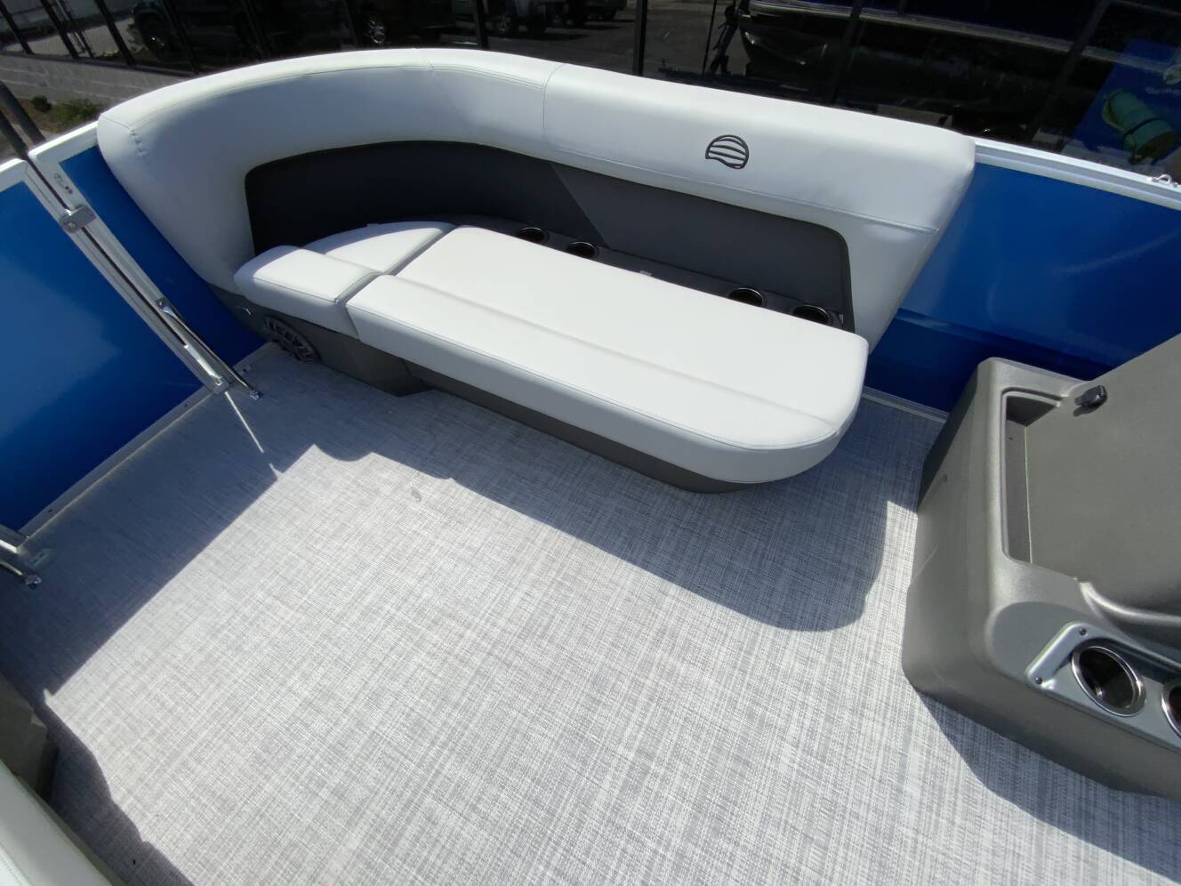 A photo of this 2027 Sun Tracker Party Barge® 16 DLX