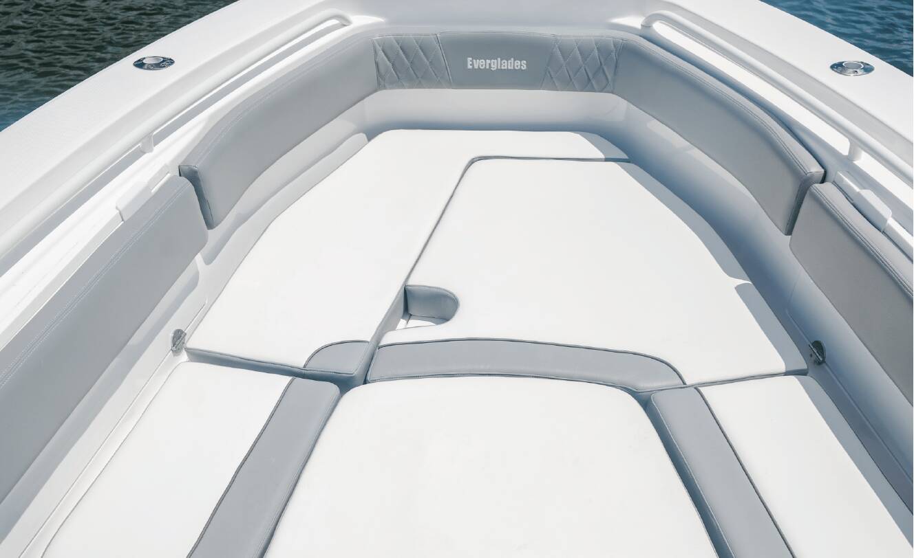 A photo of this 2024 Everglades 365 Center Console