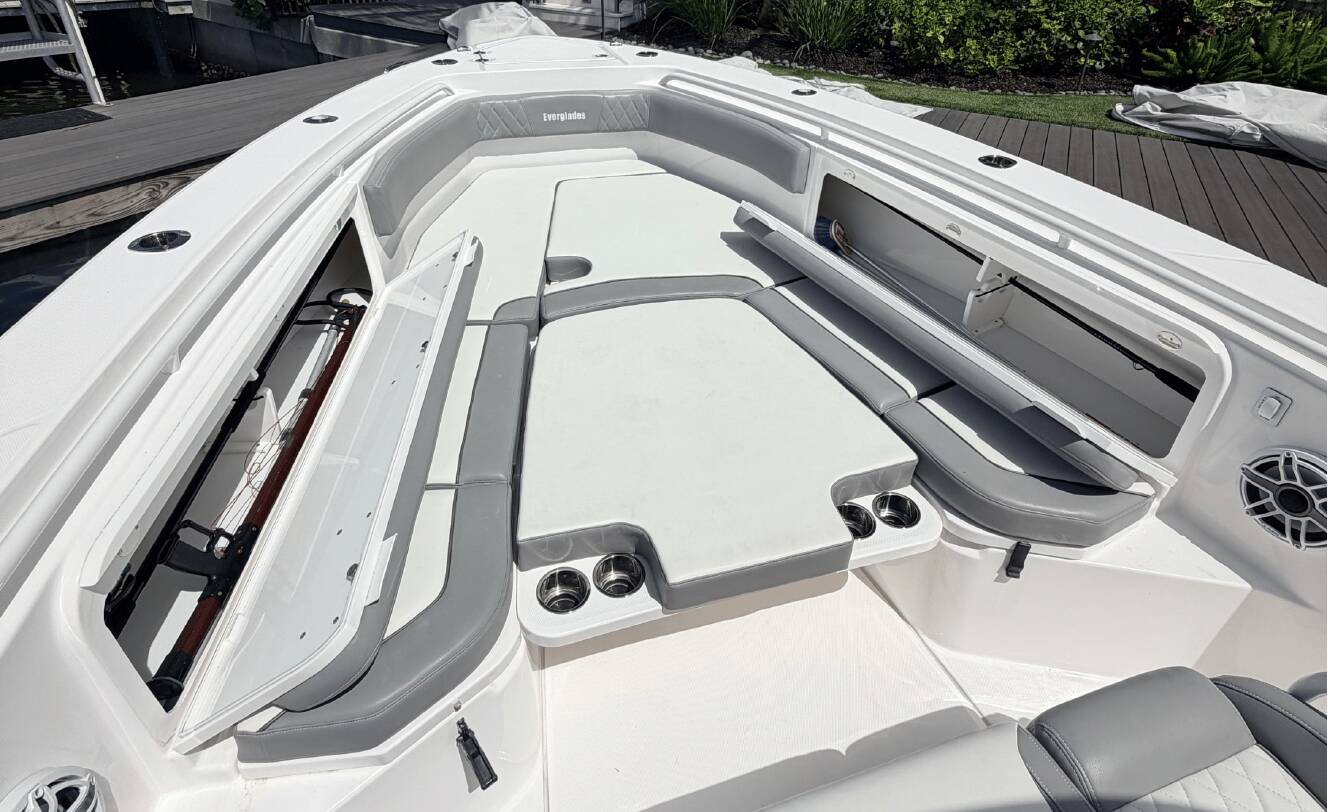 A photo of this 2024 Everglades 365 Center Console