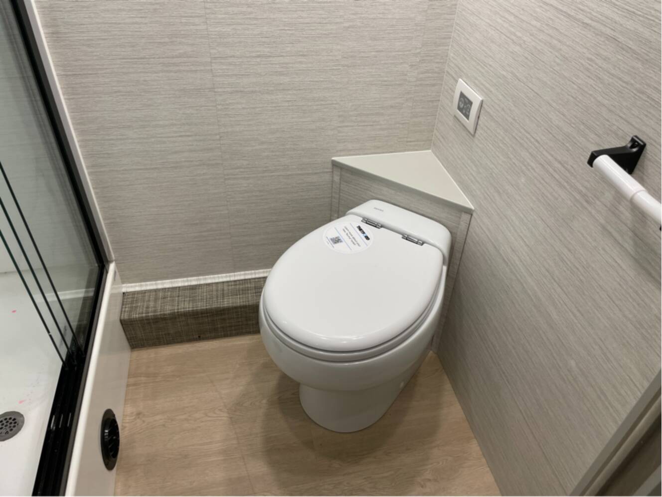 A photo of this 2027 Dynamax DX3 34KD