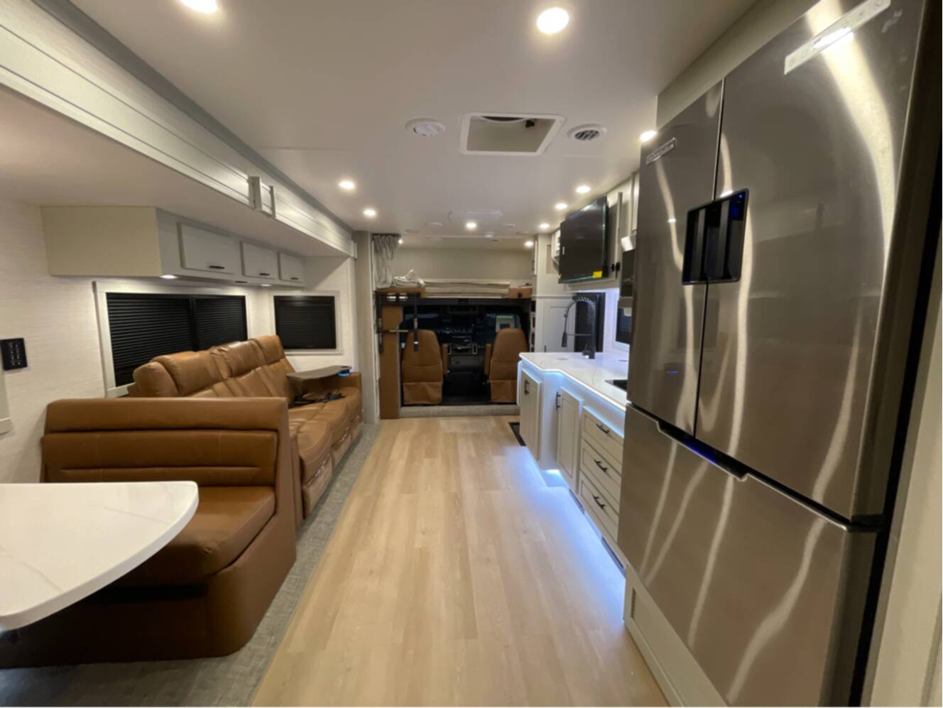 A photo of this 2027 Dynamax DX3 34KD