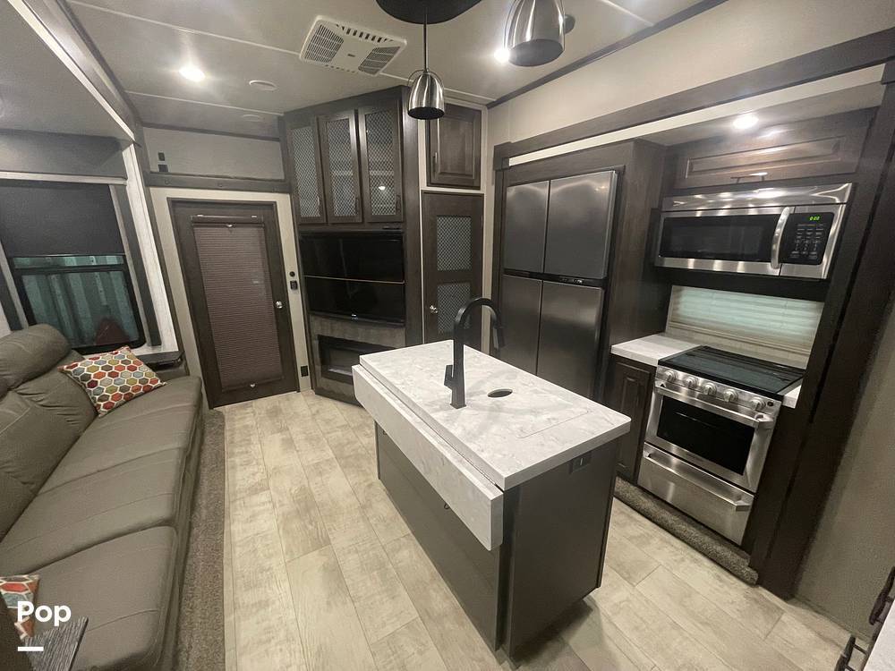 2021 Grand Design Momentum 351M in kaplan LA