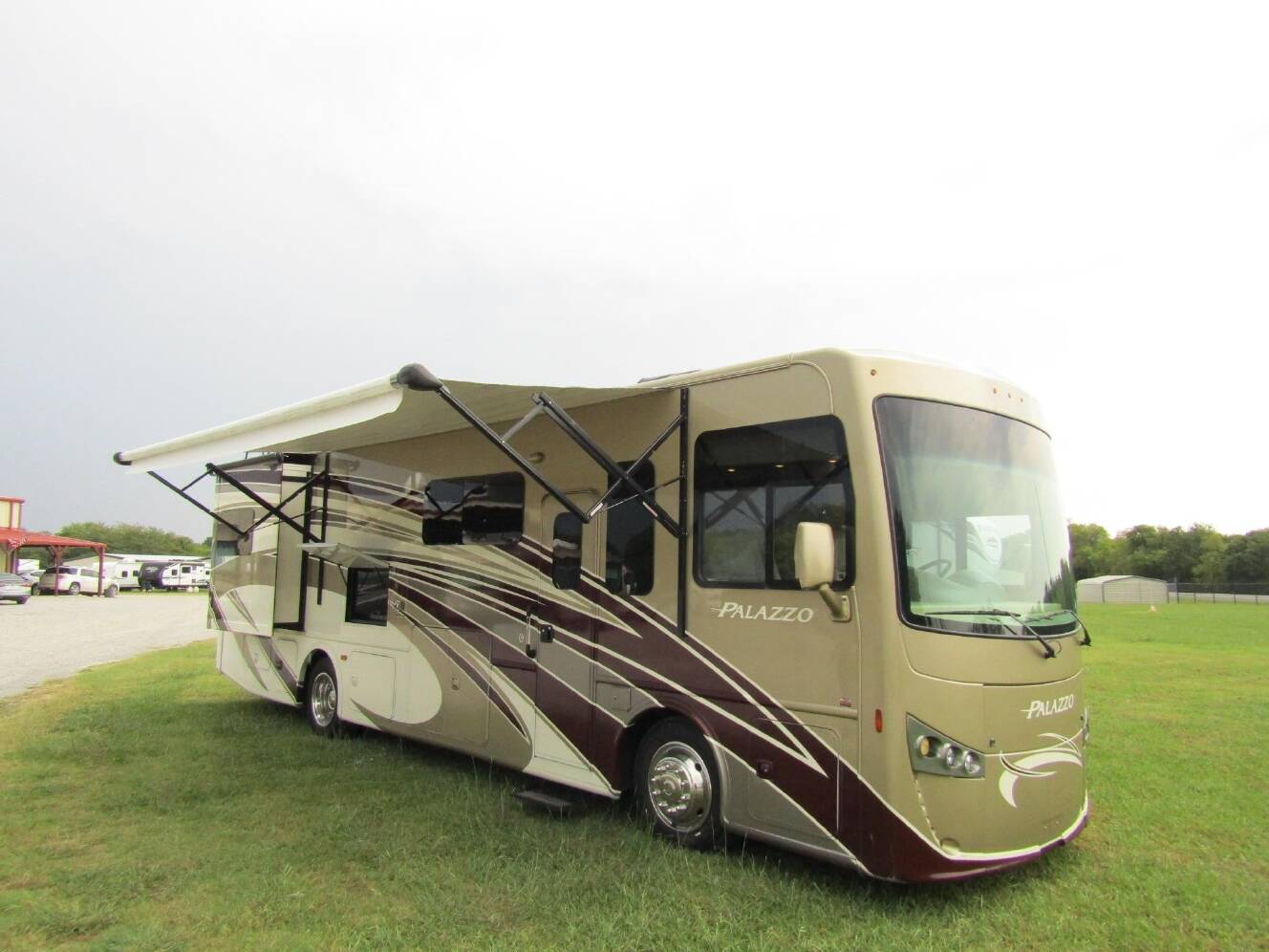 A photo of this 2016 Thor Motor Coach PALAZZO 33.2