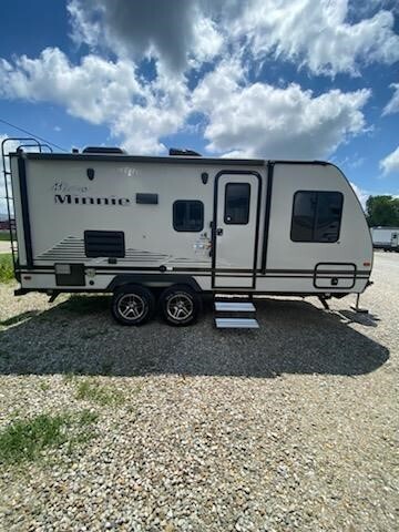 2020 Winnebago MICRO MINNIE 2106FBS in mitchell IN