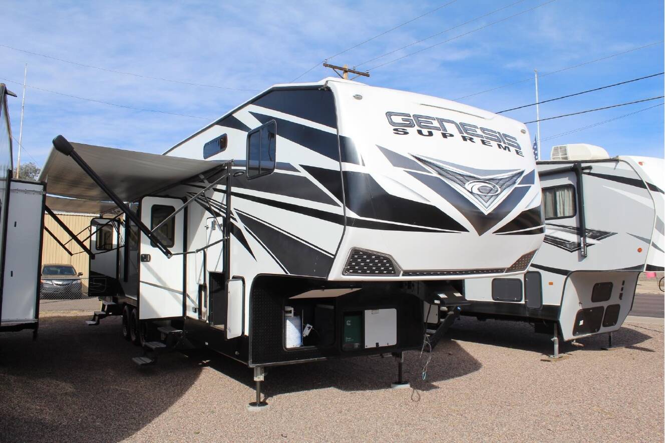 A photo of this 2024 Genesis Supreme GENESIS GCK405