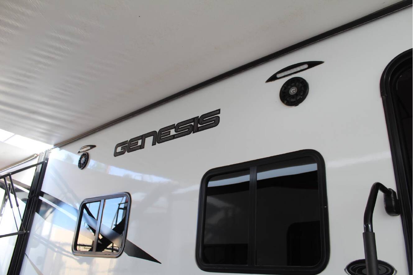 A photo of this 2024 Genesis Supreme GENESIS GCK405