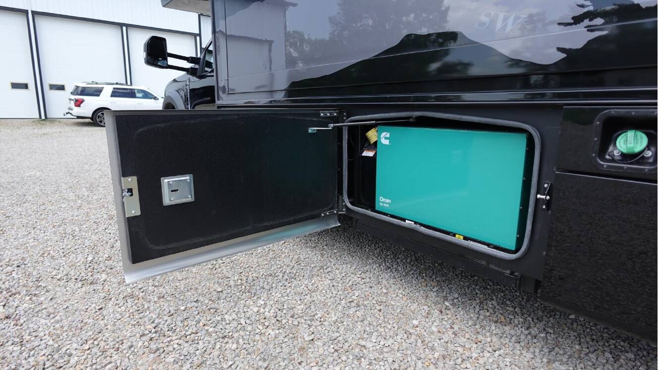 A photo of this 2027 Dynamax ISATA 6 31KS