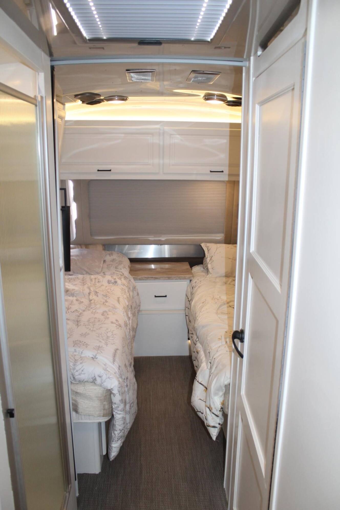 A photo of this 2017 Airstream CLASSIC 30RB