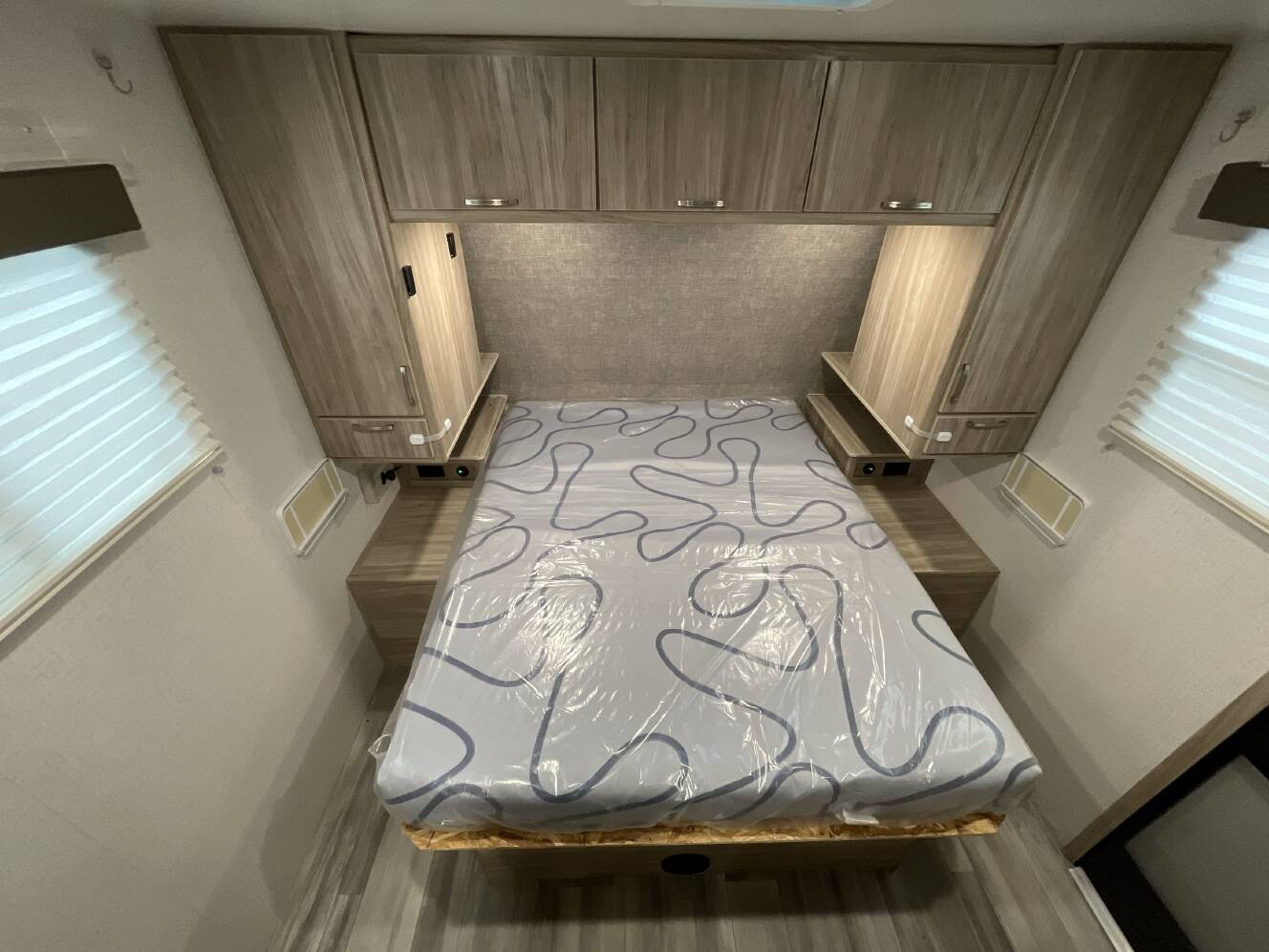 A photo of this 2022 Winnebago MINNIE 2529RG