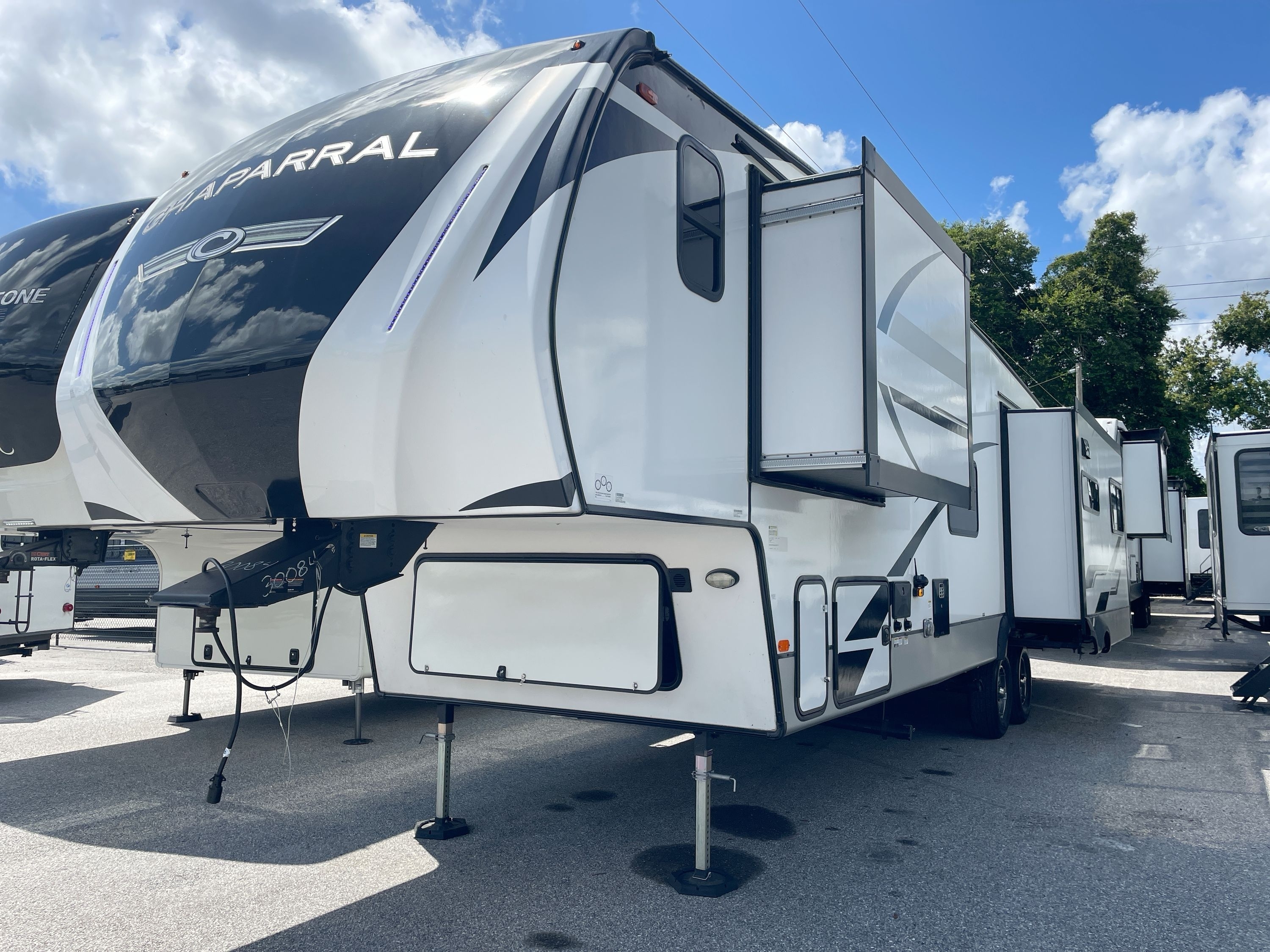 2023 Coachmen CHAPARRAL LITE 30BHS in dover FL